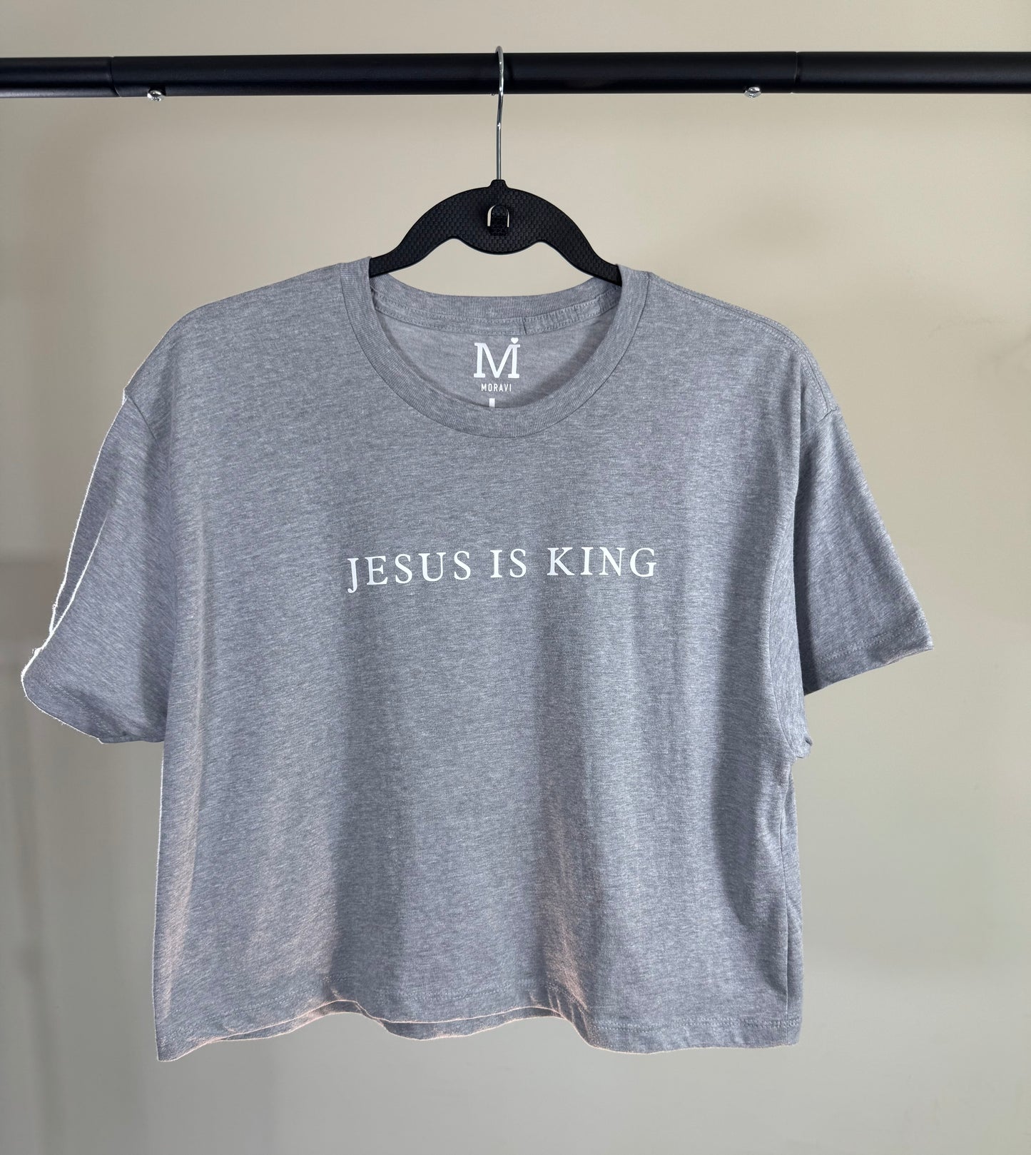 T- shirt women JESUS IS KING