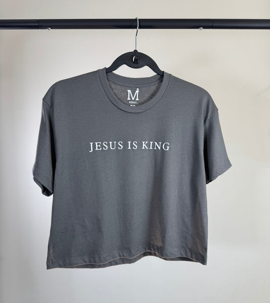 T- shirt women JESUS IS KING