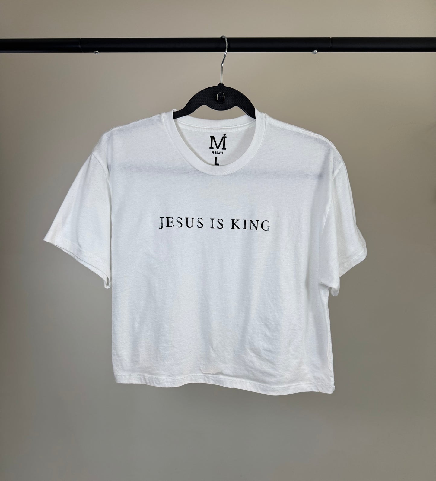 T- shirt women JESUS IS KING